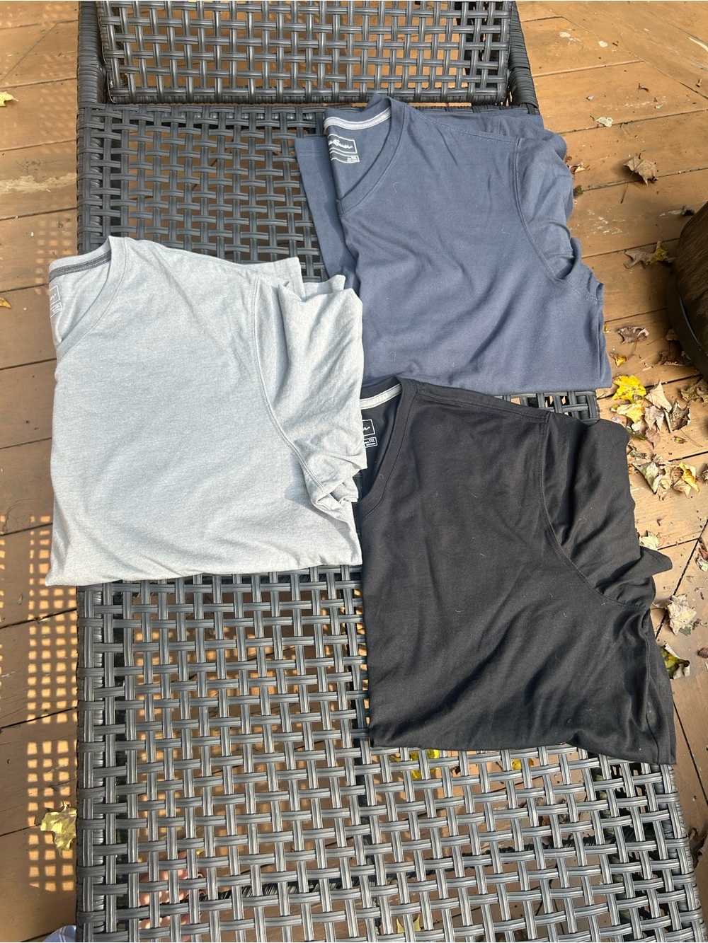 Eddie Bauer Legend Wash crew neck T-shirts (3) XXL light grey, dark grey, black